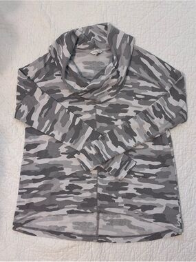 Lucky Brand Gray Camo Cowl Neck Waffle Knit Long Sleeve Top Medium